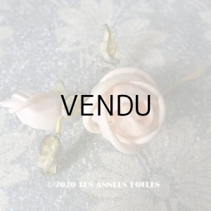 画像: アンティーク 球状 淡いピンクの薔薇のロココモチーフ 