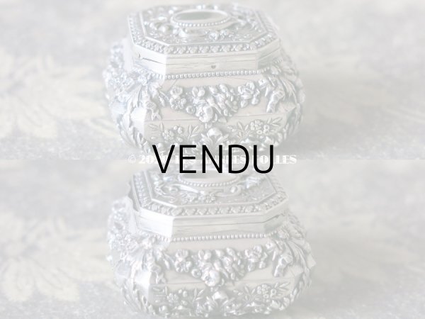 画像6: 1900年代　アンティーク シルバー製 パウダーケース 薔薇&リボンのガーランド (6)