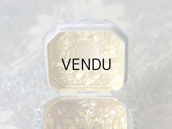 画像9: 1900年代　アンティーク シルバー製 パウダーケース 薔薇&リボンのガーランド (9)