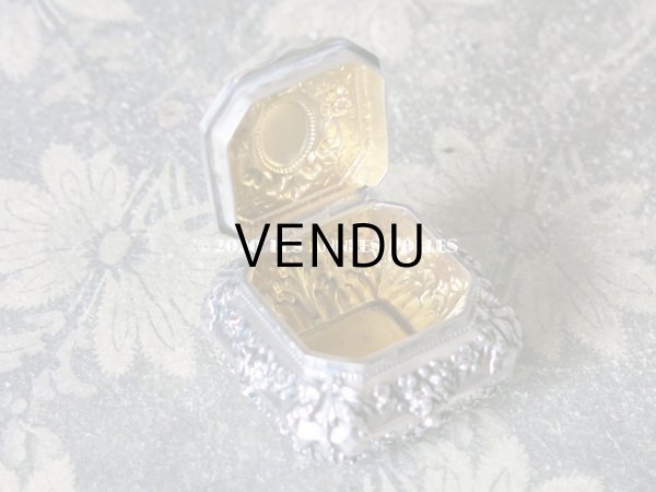 画像7: 1900年代　アンティーク シルバー製 パウダーケース 薔薇&リボンのガーランド (7)