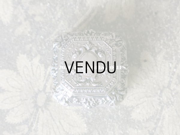 画像3: 1900年代　アンティーク シルバー製 パウダーケース 薔薇&リボンのガーランド (3)