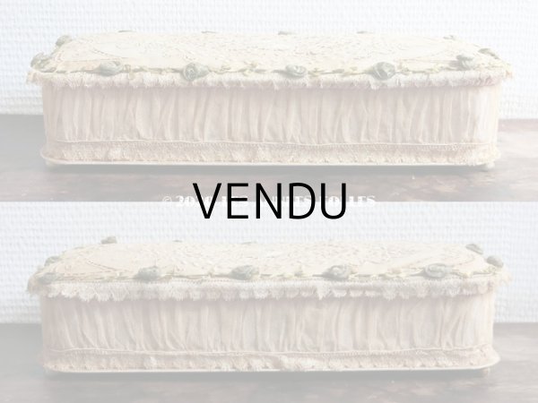 画像6: 1910年代 アンティーク 淡いピンクのグローブケース 薔薇のロココトリム＆レースの装飾  (6)