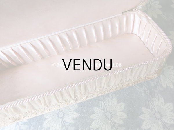 画像10: 1910年代 アンティーク 淡いピンクのグローブケース 薔薇のロココトリム＆レースの装飾  (10)