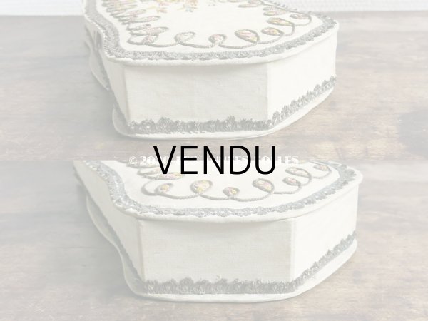 画像7: 1900年代 アンティーク リボン刺繍のカルトナージュボックス　グローブ入れ  (7)