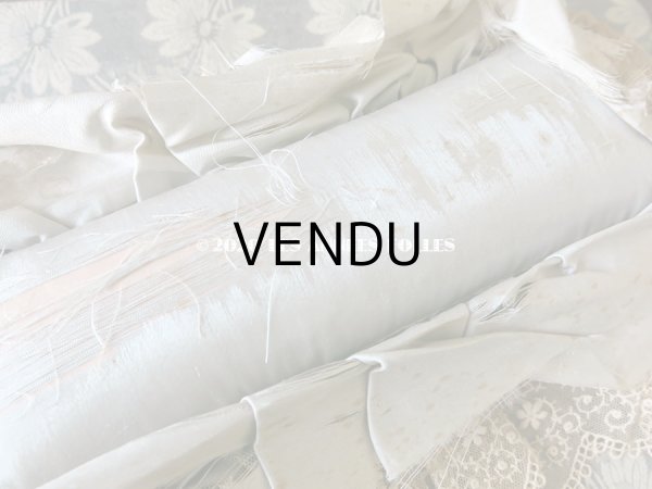 画像7: 1900年代 アンティーク 花の刺繍入り リボン＆レースで縁取られた 大きなピンクッション (7)