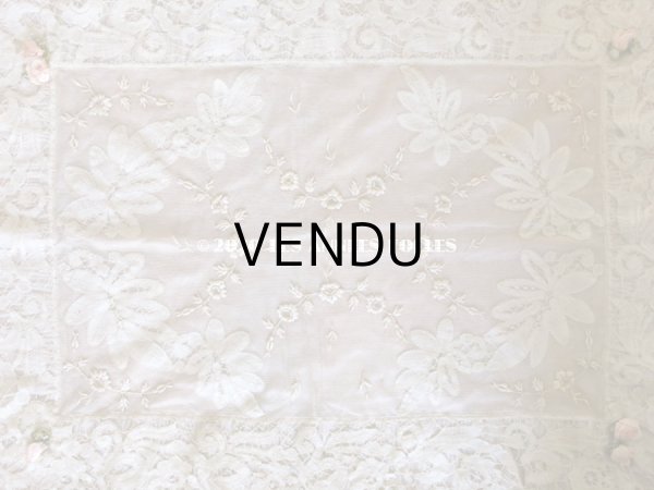 画像8: アンティーク ロココモチーフ付き ボビンレース＆ホワイトワーク レース＆シルクのベッドカバー (8)