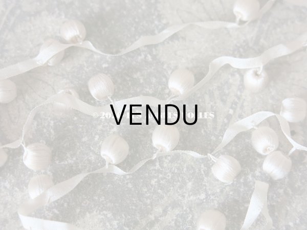 画像3: 19世紀末 アンティーク シルク製 小さなポンポン付 トリム オフホワイト (3)