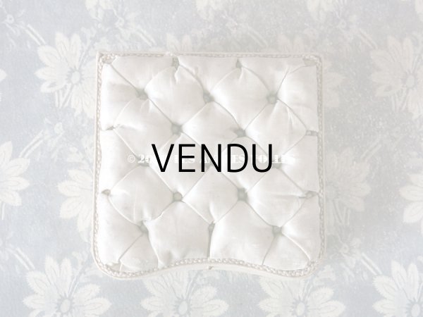 画像3: 19世紀末 アンティーク シルク製 チョコレートのお菓子箱  (3)