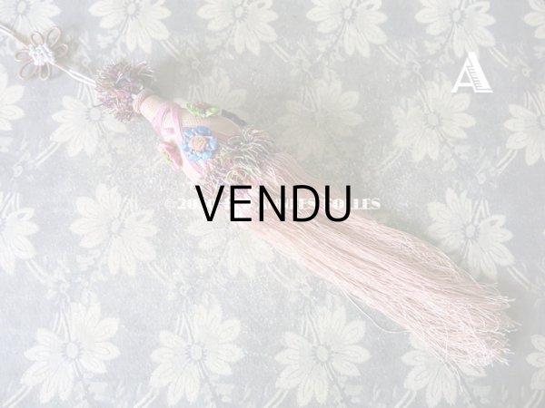 画像3: 19世紀 アンティーク シルク製 ピンクの大きなタッセル ポンポン パスマントリー  (3)