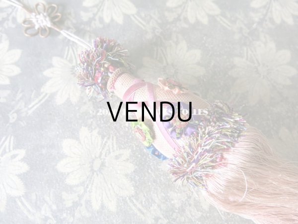 画像15: 19世紀 アンティーク シルク製 ピンクの大きなタッセル ポンポン パスマントリー  (15)