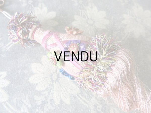 画像9: 19世紀 アンティーク シルク製 ピンクの大きなタッセル ポンポン パスマントリー  (9)