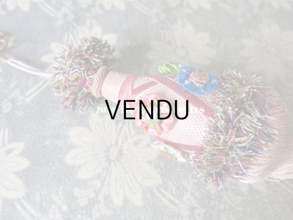 画像18: 19世紀 アンティーク シルク製 ピンクの大きなタッセル ポンポン パスマントリー  (18)