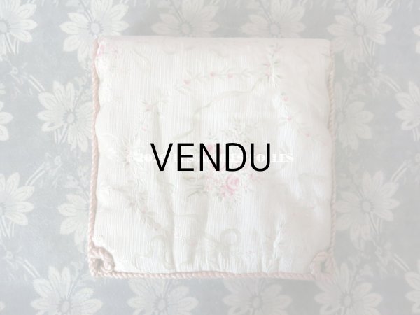 画像3: アンティーク 小さなハンキーケース ピンクの薔薇&リボンのガーランド ハンカチ用ポシェット  (3)