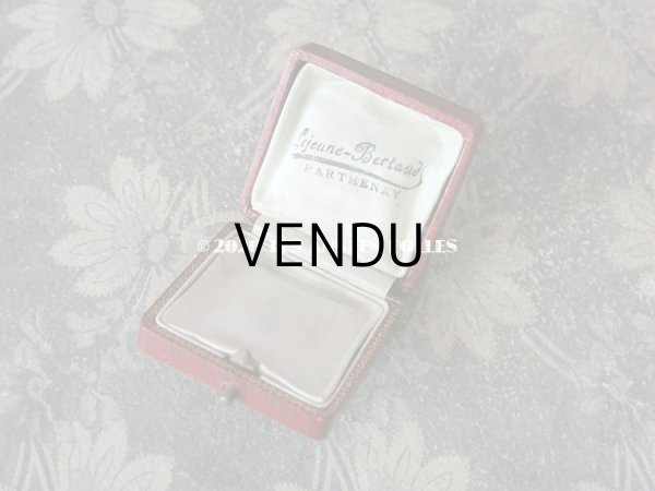 画像7: アンティーク 花模様の金彩入り ジュエリーボックス グレナディンレッド (7)