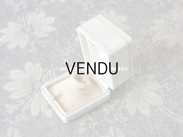 画像6: アンティーク ジュエリーボックス 金彩入り オフホワイト リングボックス (6)
