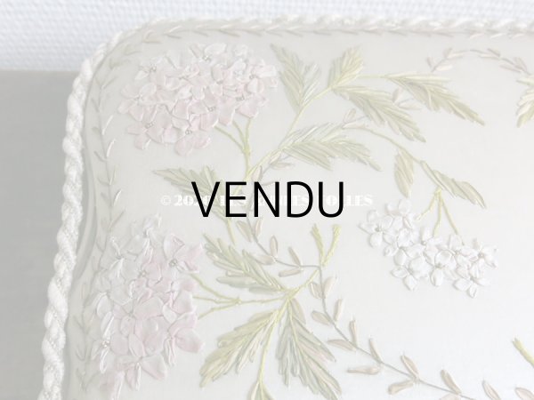 画像13: 19世紀 アンティーク ライラックのリボン刺繍入り 大きなシルクボックス 『ショコラ・フランソワ・ マルキ』　のチョコレート箱  - CHOCOLAT FRANCOIS MARQUIS PARIS - (13)