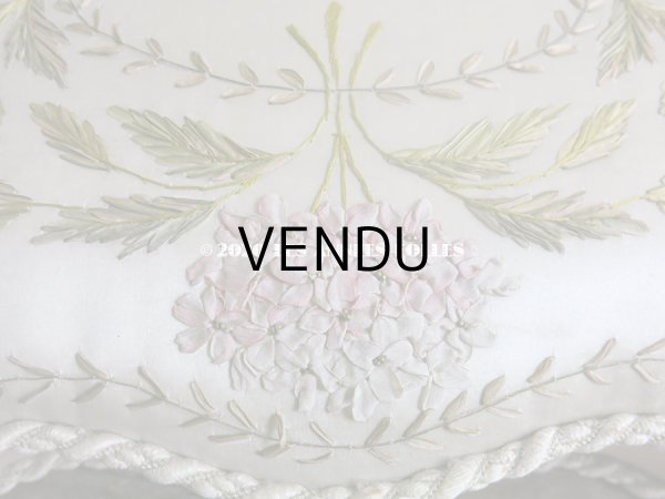 画像10: 19世紀 アンティーク ライラックのリボン刺繍入り 大きなシルクボックス 『ショコラ・フランソワ・ マルキ』　のチョコレート箱  - CHOCOLAT FRANCOIS MARQUIS PARIS - (10)