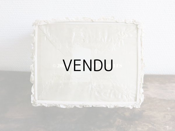 画像10: 【10周年セール対象外】 アンティーク リボンワークの大きなガラスケース シルク製 オフホワイト グローブ・ド・マリエ (10)