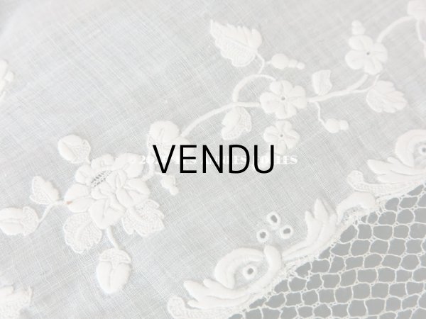 画像9: 【10周年セール対象外】 19世紀 アンティーク  結婚式のハンカチ イニシャル【MA】 ホワイトワーク & 手編みのレース (9)