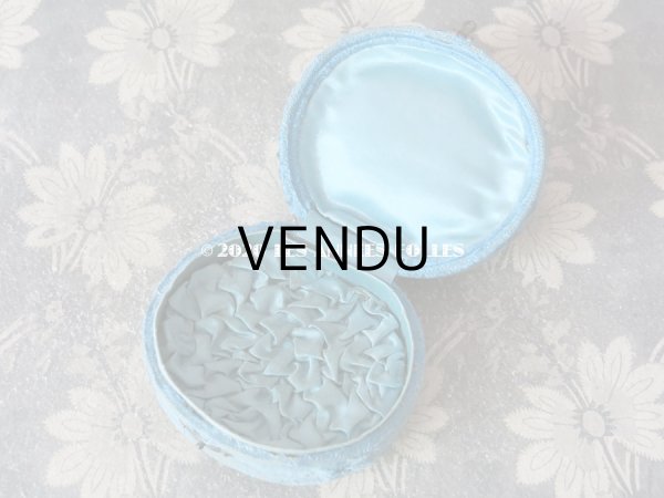 画像7: １９世紀末 アンティーク ジュエリーボックス ベルベット ＆ シルクサテン スモーキーブルー ブレスレット用 (7)