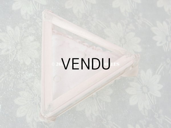 画像8: 【10周年セール対象外】 アンティーク ロココモチーフ付き リボンワークのジュエリーボックス ピンク ガラスケース (8)