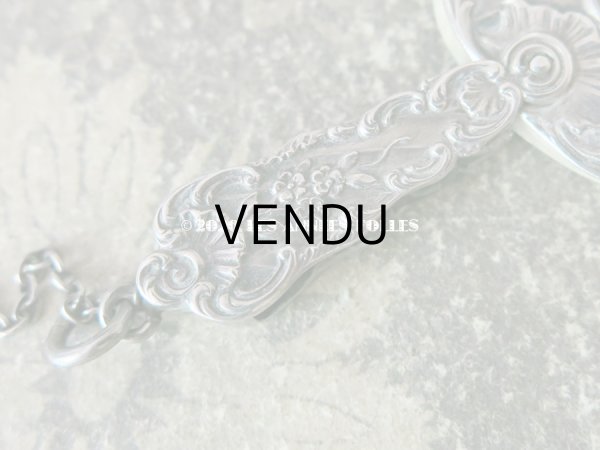 画像4: 19世紀 シルバー製 舞踏会の手帳 モノグラム入り ロカイユ装飾 ペンシル付 CARNET DE BAL カルネ・ド・バル (4)