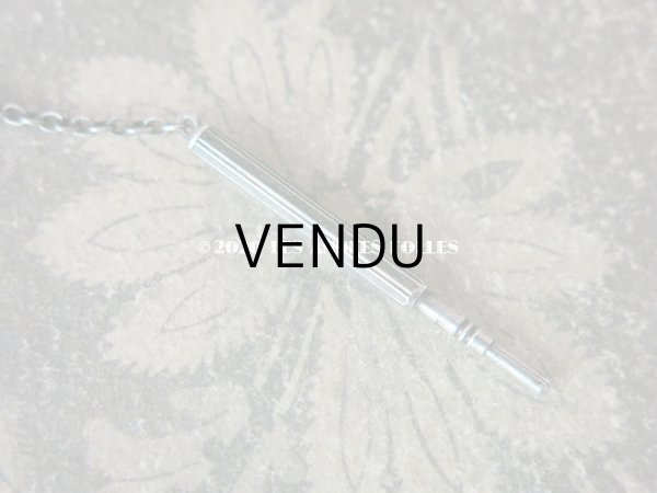 画像9: 19世紀 シルバー製 舞踏会の手帳 モノグラム入り ロカイユ装飾 ペンシル付 CARNET DE BAL カルネ・ド・バル (9)