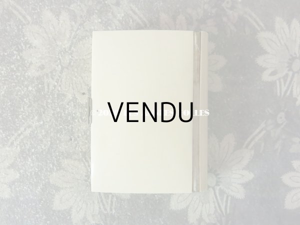 画像3: 【10周年セール対象外】 1890年 アンティーク 鈴蘭の押し花入り ミサ典書 鈴蘭や薔薇のブーケ セルロイド製 (3)