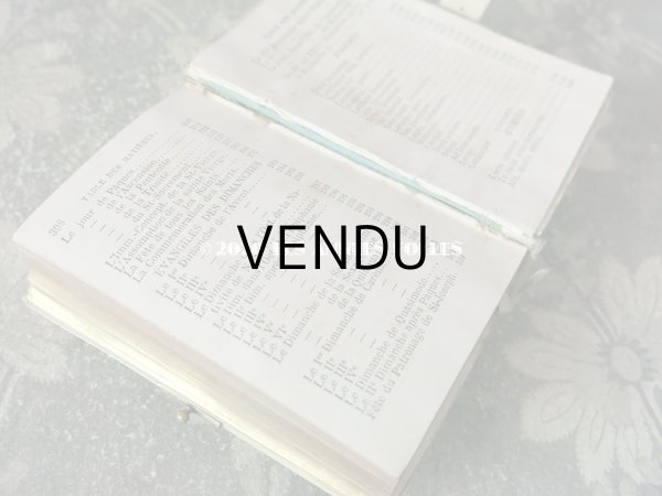 画像11: 【10周年セール対象外】 1890年 アンティーク 鈴蘭の押し花入り ミサ典書 鈴蘭や薔薇のブーケ セルロイド製 (11)