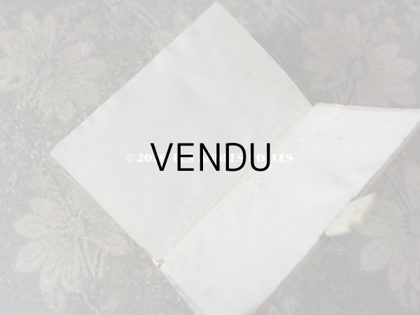 画像12: 【10周年セール対象外】 1890年 アンティーク 鈴蘭の押し花入り ミサ典書 鈴蘭や薔薇のブーケ セルロイド製 (12)