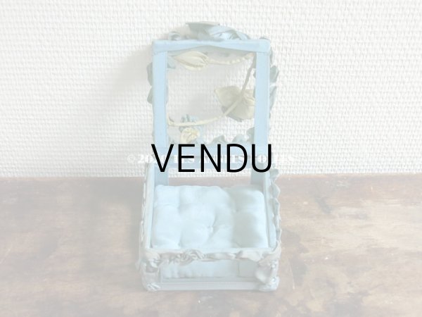 画像7: アンティーク ロココモチーフ付き リボンワークのジュエリーボックス スモーキーブルー ガラスケース (7)