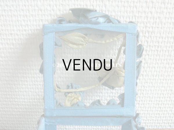 画像8: アンティーク ロココモチーフ付き リボンワークのジュエリーボックス スモーキーブルー ガラスケース (8)