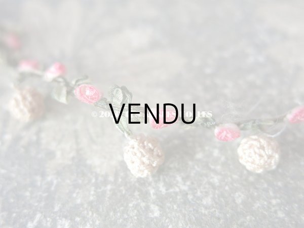 画像8: 1900年代 アンティーク 極小 ロココトリム とても小さなピンクの薔薇 シルク製 ポンポン付き ロココリボン 28cm (8)