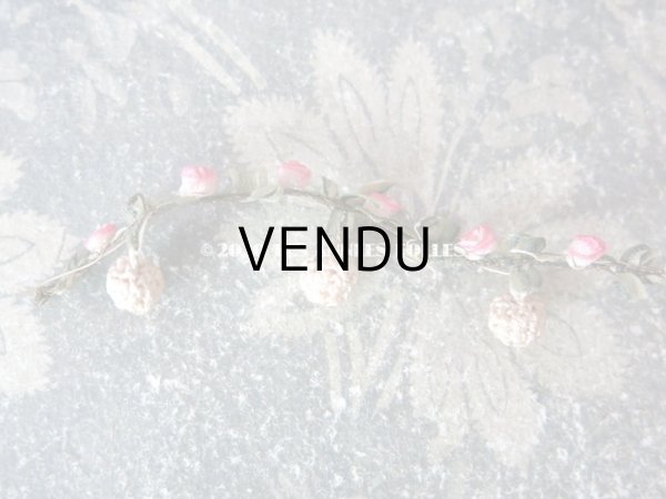 画像3: 1900年代 アンティーク 極小 ロココトリム とても小さなピンクの薔薇 シルク製 ポンポン付き ロココリボン 28cm (3)