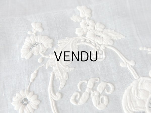 画像9: 新品同様 1914年 アンティーク 結婚式のハンカチ 花婿用　大判   ホワイトワーク & 手編みのヴァランシエンヌレース (9)