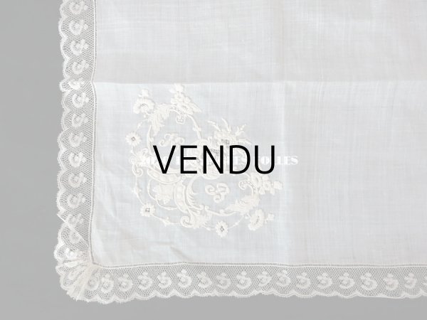 画像15: 新品同様 1914年 アンティーク 結婚式のハンカチ 花婿用　大判   ホワイトワーク & 手編みのヴァランシエンヌレース (15)