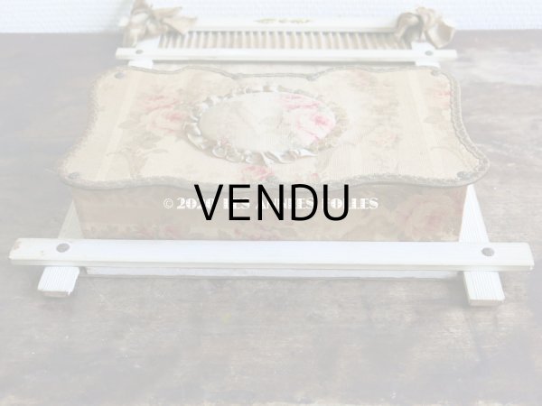 画像11: 1900年代 アンティーク　カルトナージュのラック 薔薇模様 (11)