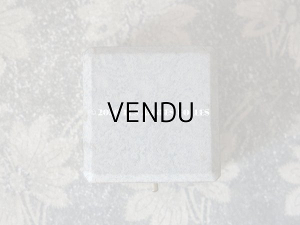 画像3: アンティーク　ブローチ用 ジュエリーボックス 金彩入り ライトグレー (3)