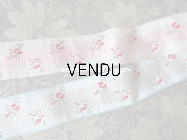 画像5: アンティーク 薔薇刺繍のリボン 淡いピンク＆水色のセット リボンメーカーのサンプラー  (5)