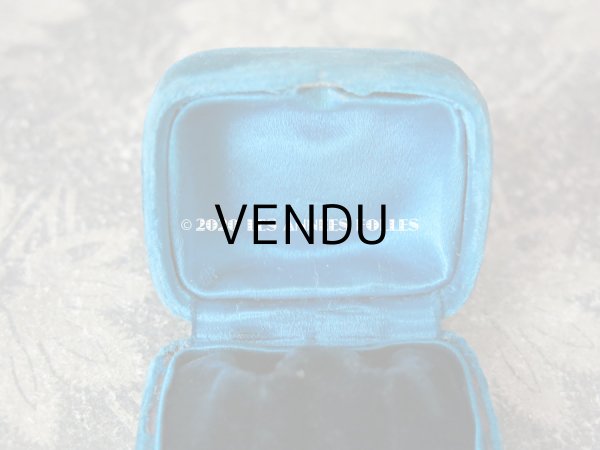 画像9: 19世紀末 アンティーク ピアス用 ジュエリーボックス ベルベット ＆ シルクサテン ブルー  (9)