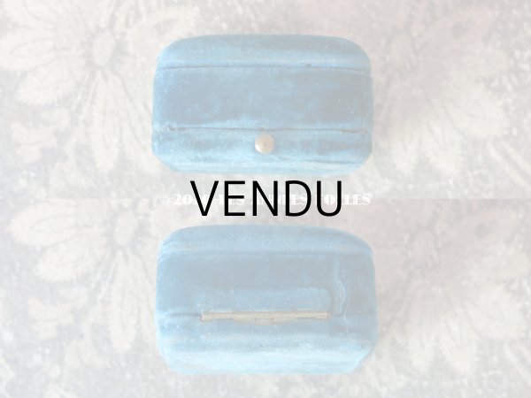 画像4: 19世紀末 アンティーク ピアス用 ジュエリーボックス ベルベット ＆ シルクサテン ブルー  (4)