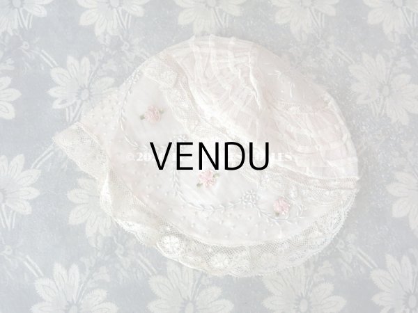 画像4: アンティーク レースのボネ ピンクのロココトリム & ホワイトワーク (4)