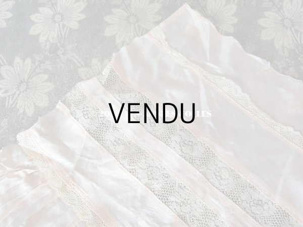 画像8: 1900年代 アンティーク  ドレスの裾 パウダーピンクのシルクサテン＆レース  1.3m  (8)