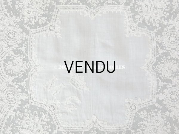 画像4: 19世紀 アンティーク ポワンドガーズのレース  結婚式のハンカチ 王冠 & モノグラムの刺繍 【 ポワン・ド・ガーズ 】 (4)