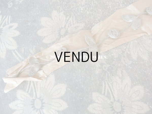 画像4: 未使用 1920年代 アンティーク メタル製 大きな薔薇のロココトリム ロココリボン シルバー (4)