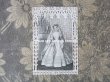 画像2: 1881年 アンティーク  初聖体のカニヴェ  ホーリーカード コミュ二オンの少女 レースの透かし模様 (2)
