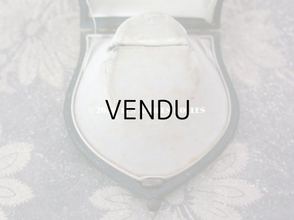 画像13: 19世紀 アンティーク ベルベット製 ジュエリーボックス 王冠の紋章入り ブローチ用 (13)