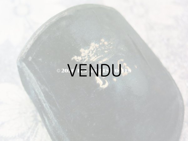 画像4: 19世紀 アンティーク ベルベット製 ジュエリーボックス 王冠の紋章入り ブローチ用 (4)