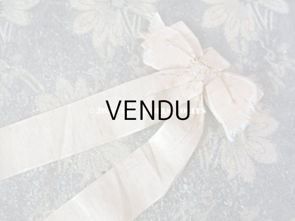 画像9: アンティーク 初聖体のオモニエール ピンクベージュ 花模様のホワイトワーク & 手編みのマリーヌレース (9)