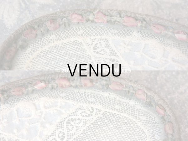 画像6: 1900年代 アンティーク 小さなトレイ　オールドローズ色 薔薇のロココトリム＆レースの装飾 小物入れ (6)